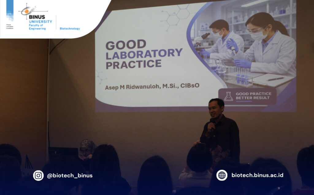 Training Good Laboratory Practice (GLP) untuk Mahasiswa Bioteknologi BINUS bersama Asep Muhamad Ridwanuloh, peneliti di Pusat Riset Biomedis, Badan Riset dan Inovasi Nasional (BRIN)